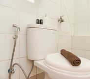 In-room Bathroom 4 Comfort Living and Best Choice 2BR Bassura City Apartment By Travelio