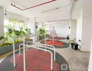 Bangunan 2 Cozy 1BR without Living Room Apartment Grand Kamala Lagoon By Travelio