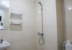 Bilik Mandi dalam Bilik 3 Good Deal and Warm Studio Springlake Summarecon Bekasi Apartment By Travelio