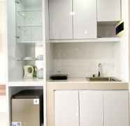 Others 2 Modern Look Studio Apartment at Pollux Chadstone By Travelio