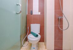 In-room Bathroom 3 Simply and Nice Studio Room at Saladdin Mansion Apartment By Travelio