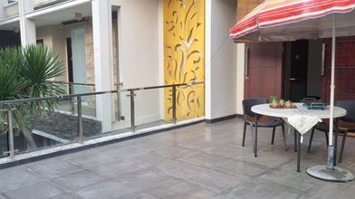 Exterior 4 Idris Muslim Guest House