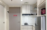 พื้นที่สาธารณะ 5 Restful and Modern Look 2BR Vasanta Innopark Apartment By Travelio