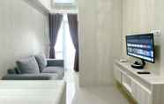 Ruang untuk Umum 3 Restful and Modern Look 2BR Vasanta Innopark Apartment By Travelio