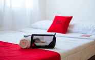 Kamar Tidur 2 Urbanview Hotel Rifal Home Tegal