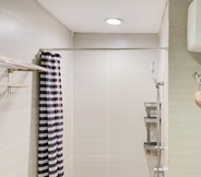 In-room Bathroom 4 Minimalist and Great Choice 2BR West Vista Apartment By Travelio