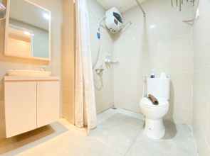 Phòng tắm bên trong 4 Comfort Stay and Homey Studio Sentraland Semarang Apartment By Travelio