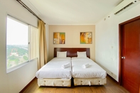 Kamar Tidur Spacious and Modern Studio Marina Ancol Apartment By Travelio