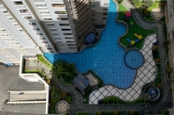 Swimming Pool Restful and Best Deal 2BR Marina Ancol Apartment By Travelio