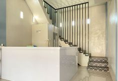 ロビー 4 Duta Elite Kostel Syariah near RSUD Caruban Redpartner