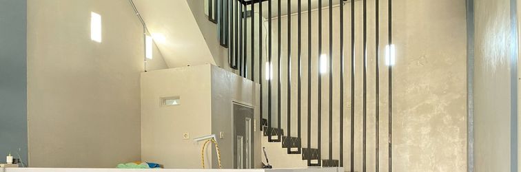 ロビー Duta Elite Kostel Syariah near RSUD Caruban Redpartner