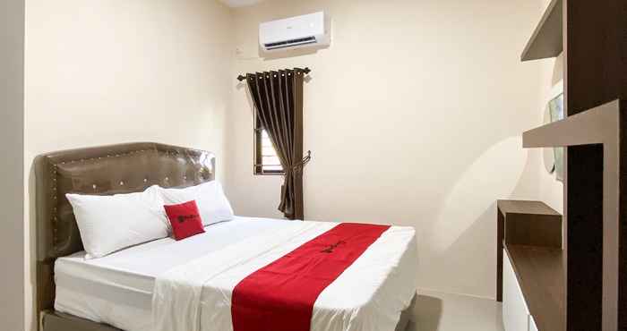 Bedroom RedDoorz near Batu Ampar Harbour