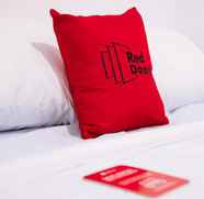 Kamar Tidur 2 RedDoorz @ Cipaku Bogor