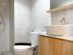 In-room Bathroom 4 Restful and Best Deal 1BR Vasanta Innopark Apartment By Travelio