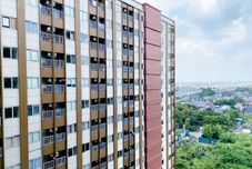 Lobi Cozy and Good Choice Studio LRT City Jatibening Apartment By Travelio