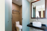 In-room Bathroom OYO 90976 Pantaistay@baturakit