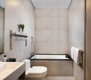 In-room Bathroom 7 Mangkuluhur Residences by Lorin