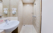 In-room Bathroom 4 Simply Look Studio Great Western Apartment By Travelio