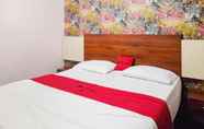 Bedroom 2 RedDoorz @ Pantai Panjang Bengkulu 2