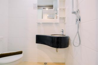 客房内浴室 4 Strategic Studio Sky House BSD Apartment near AEON Mall By Travelio