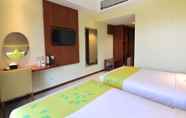 Kamar Tidur 6 New Kuta Hotel by Lorin