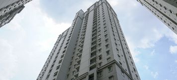 Lobi 5 Cozy and Spacious Studio Grand Palace Kemayoran Apartment By Travelio