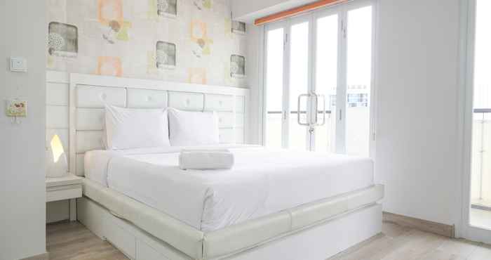 Bedroom Warm and Comfort Living 1BR Apartment at 8th Ambassade Kuningan By Travelio