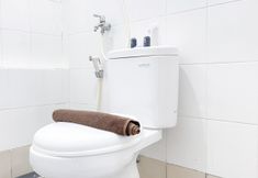 In-room Bathroom 5 Good Choice 2BR Apartment Bassura City near Mall By Travelio