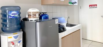 Common Space 2 Simply Look and Homey Studio Springlake Summarecon Bekasi Apartment By Travelio