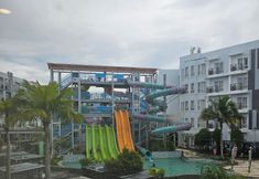 Swimming Pool 4 Apartemen Pentapolis BSB by Staycation Balikpapan