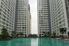 Swimming Pool Good Deal Studio M-Town Residence Apartment near Summarecon Serpong By Travelio