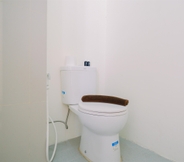 In-room Bathroom 4 Cozy Living and Warm 2BR Bogorienze Apartment By Travelio