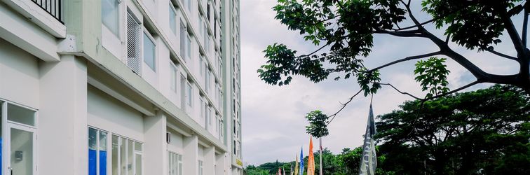 Lobby Cozy Living and Warm 2BR Bogorienze Apartment By Travelio