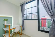 อื่นๆ Studio Minimalist Apartment at Evenciio Margonda By Travelio