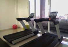 健身中心 6 Modern Look 2BR at Springhill Terrace Residence Apartment By Travelio