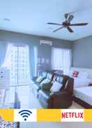 BEDROOM CS2 - Cybersquare Beauty Homestay, 6 min to MMU, 5Pax, Wifi, 1 Parking