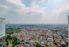 ロビー 7 Nice and Comfortable Studio Apartment at Bassura City near Mall By Travelio