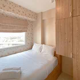 Bedroom 1 อพาร์ตเมนต์ 2 ห้องนอน Cozy Living Green Pramuka City ใกล้ Mall By Travelio, โรงแรม & ที่พัก SMP Negeri 28 Jakarta