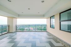 Lobby Cozy 2BR Apartment Transpark Cibubur near Mall By Travelio