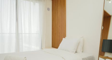 卧室 2 Comfy Studio Apartment at Sky House BSD By Travelio