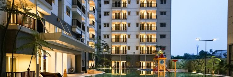 Lobby Comfortable 1BR Apartment at Signature Park Grande near Cawang Station By Travelio