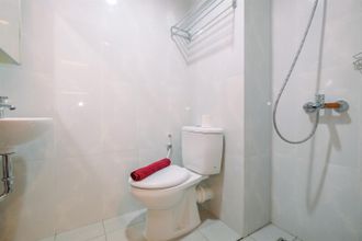 客房浴室 4 Elegant Studio Apartment at Evenciio Margonda By Travelio