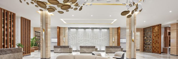 Lobby Grand Westside Manila Bay