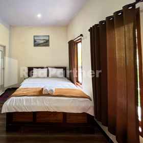 Bedroom 1 Family Homestay Syariah Bromo Mitra RedDoorz, Probolinggo Hotels