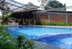 游泳池 2 Homestay Joglo Seruni Syariah