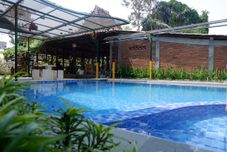游泳池 Homestay Joglo Seruni Syariah