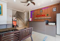 Lobby 2 RedDoorz near T1 Juanda Airport