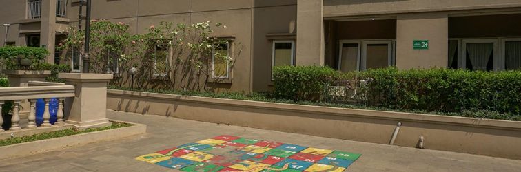 Sảnh chờ Warm and Cozy Studio (No Kitchen) at Grand Palace Kemayoran Apartment By Travelio