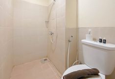 In-room Bathroom 4 Enigma Studio at Easton Park Residence Jatinangor Apartment By Travelio
