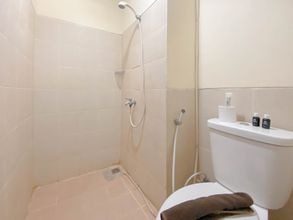 In-room Bathroom 4 Enigma Studio at Easton Park Residence Jatinangor Apartment By Travelio